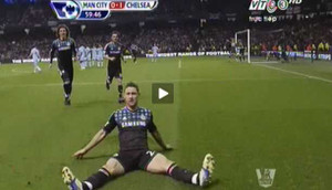 'Bóng ma' Cahill khiến Etihad chết lặng