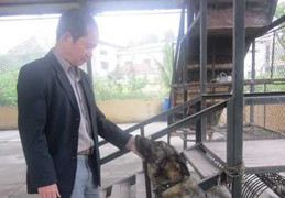 'Đại gia siêu khuyển' Hà thành và vệ sĩ tên Lốc