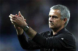 Nóng bên lề: Mourinho chửi lén trọng tài