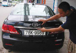 Toyota Camry bốc mùi trứng thối: Khách kiện đòi 1,2 tỉ