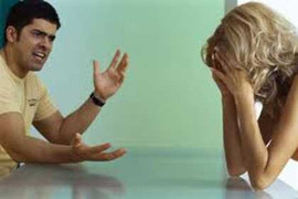 Ngày xưa phải tán tỉnh lâu quá: Chồng hành hạ vợ