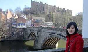 Ôm máy tính, du học sinh Việt kiếm tiền qua mạng