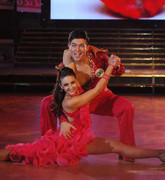 Dùng khùng ‘ngả mũ’ trước tài đạo diễn của Minh Quân