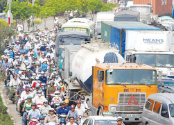 Các nhà sản xuất ôtô “xin thôi