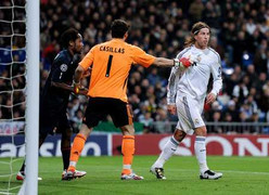 Nóng bên lề: Casillas