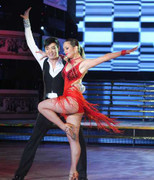 Tuấn Tú bị “dìm hàng”: Dũng khùng và BTC lên tiếng