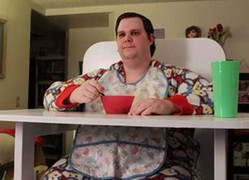 31 tuổi vẫn thích mút núm vú giả