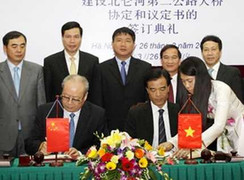 Xây thêm cầu đường bộ nối Việt Nam - Trung Quốc