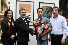 Họa sĩ biếm họa chung tay gây Quỹ vì nỗi đau da cam