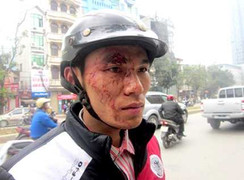 Đánh khách, lái - phụ xe buýt có thể bị đuổi việc