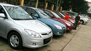 Lao đao vì phí, dân ùn ùn bán xe