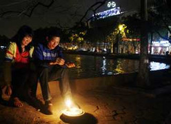 Hà Nội rộn ràng hưởng ứng Giờ Trái đất