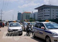 Hà Nội cấm taxi thêm nhiều tuyến phố giờ cao điểm