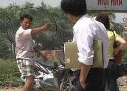 Bị tố sai phạm với báo chí, đòi chém chủ tịch xã