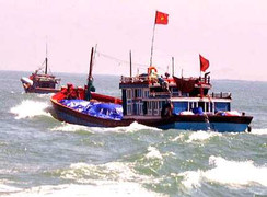 Nỗ lực cứu 23 ngư dân gặp nạn gần quần đảo Hoàng Sa