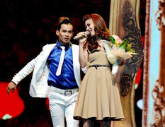 Mỹ Dung tái xuất xinh đẹp và ấn tượng