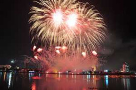 Thiếu hấp dẫn, mới lạ, tour “pháo hoa Đà Nẵng” ế ẩm