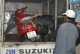 Hà Nội: Xe Attila lại bốc cháy giữa phố