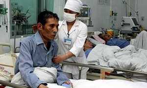 Tiêm thuốc giảm đau, cụ ông bị đứt gân chân