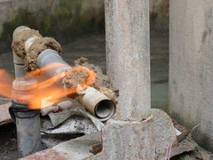 Khoan giếng, phát hiện luồng khí lạ từ lòng đất