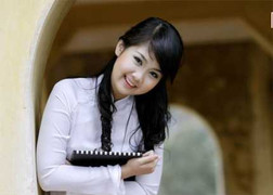 Ngắm 16 nữ sinh Hà thành cực xinh trong tà áo dài