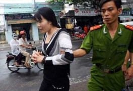 Đề nghị truy tố bà chủ xăm “quái thú” lên mặt thiếu nữ