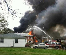 Mỹ: Tiêm kích F-18 lao xuống chung cư