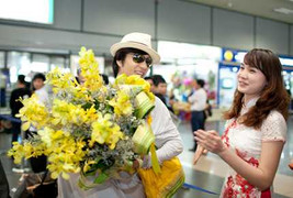 Im Tea Kyung khen Mỹ Linh sống tình cảm