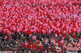 Biển người dự lễ khánh thành tượng đài Kim Jong-il