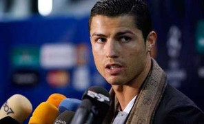 Đua Ronaldo, Messi, 'vua bóng đá' cũng chơi Twitter