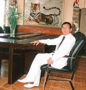 Chuyện chưa kể về cuộc đời lão đại gia lấy thiếu nữ 19