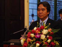 Thống đốc ngân hàng: Hạ lãi suất là hợp lý