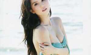 Ngắm trọn bộ ảnh bikini trên tạp chí Thái của Ngọc Trinh