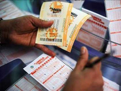 Mỹ: Nhân viên trường học trúng số trăm triệu USD