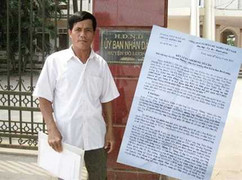 Khởi tố nguyên hạt phó kiểm lâm 'hai mặt'