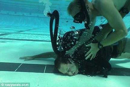 Những bài tập như tra tấn của đặc nhiệm SEAL