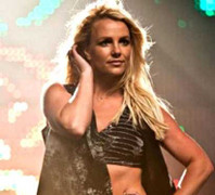 Britney Spears hờ hững khoe áo ngực giá... 1 chiếc ôtô