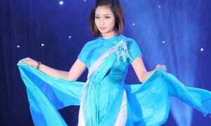 Mãn nhãn với áo dài gợi cảm của nữ sinh ĐH Văn Hóa