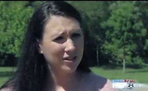 Mang thai ngoài giá thú, cô giáo bị sa thải