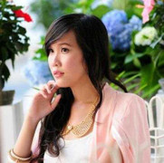 16 nữ sinh đẹp nhất ĐH Ngoại thương TP.HCM xuống phố