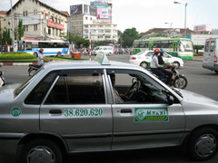 Tá hỏa, thất kinh khi lỡ bước lên taxi 'dù'