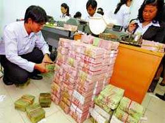 Gửi tiền ngân hàng vài ngày cũng được khuyến mãi