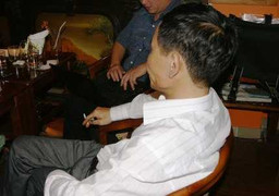 Vì sao chồng nữ bác sỹ để vợ quay clip ái ân với sếp?