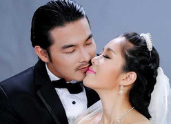 Quách Ngọc Ngoan 'ôm gái lạ', Lê Phương nói gì?