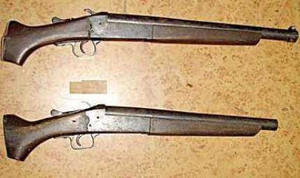 Hà Nội: Truy tìm 2 kẻ nổ súng tại quán nước mía