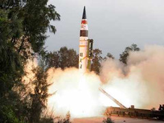 Video: Ấn Độ thử thành công tên lửa hạt nhân tầm xa