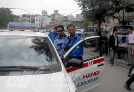 Nỗi kinh hoàng mang tên taxi 'dù': Đối phó thế nào?