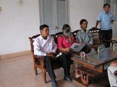 Vụ nữ sinh lớp 8 mang thai: Bắt hai hung thủ