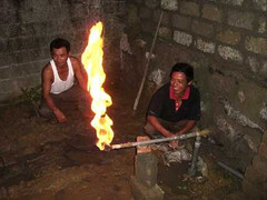 Yêu cầu đóng 2 lỗ khoan giếng gây cháy