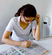 Vì sao dùng điện thoại khi sạc pin lại chết người?